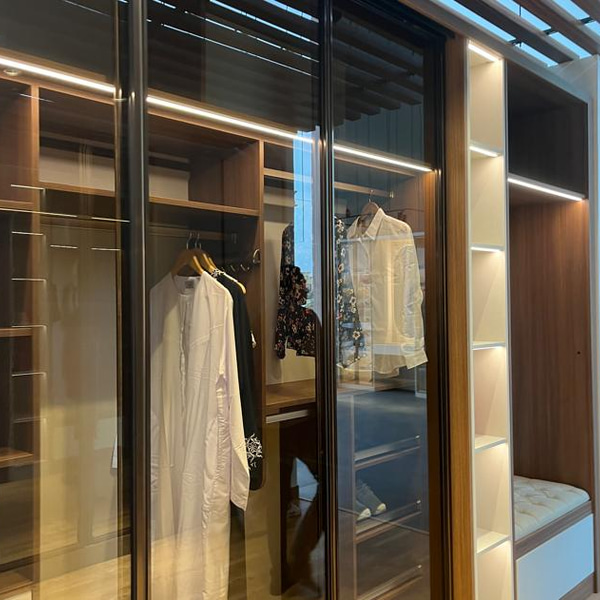 Door-Controlled COB Lighting for Wardrobes